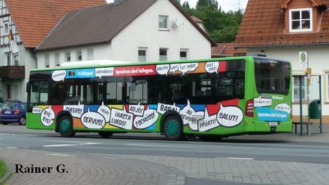 *neu ... und mit einer Anhängerkupplung. Hier im Einsatz auf Linie 6, eingefangen von Rainer