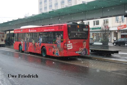 *neu  Im Februar im Schneetreiben am Stadtschloß, nun mit Werbung für die Sparkasse Fulda