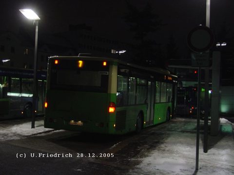 Ich selbst habe Wagen 113 zum ersten Male am 28. Dezember 2005 aufs Bild gebannt  Am frühen Abend bei Eis und Schnee am Stadtschloß