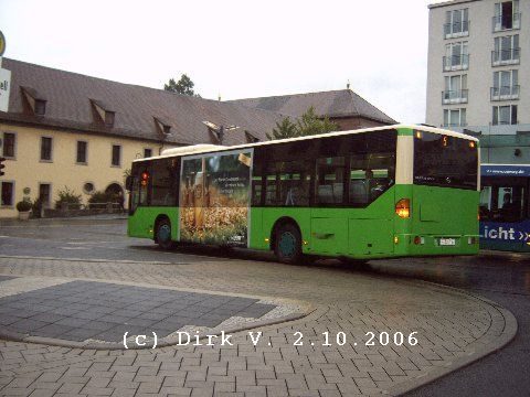 Oktober 2006: Dirk hat gerade entdeckt, daß Wagen 114 ist das erste Mal mit Werbung unterwegs ist: Für Licher Bier - Weizenbier. Zwei weitere Citaros 