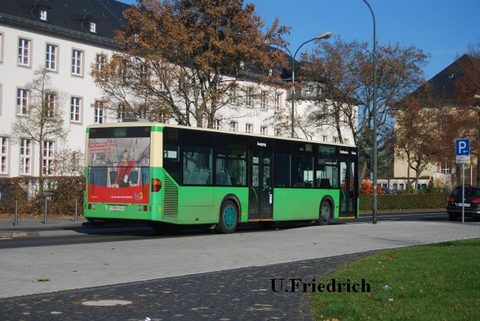Die Heckwerbung für den Hessischen Rundfunk besteht auch noch, nun jedoch in erneut geänderter Form: "Ich fahre nicht schwarz, sondern laut"