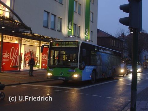 Kurze Tage Ende Dezember. Hier in der Rabanusstraße auf Linie 4 nach Malkes