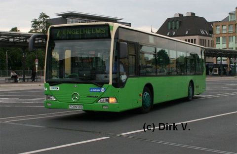 Mitte Juli 2008 wieder ohne Werbung unterwegs, hier bei der Abfahrt vom ZOB ...