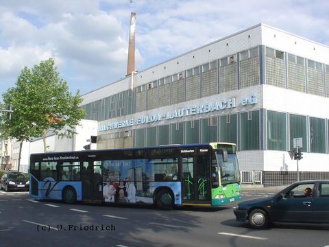 Und nun biegen wir in die Brauhausstraße ein, vor der Kulisse der früheren Milchwerke Fulda-Lauterbach e.G., die im März 2008 abgerissen wurden. Offen