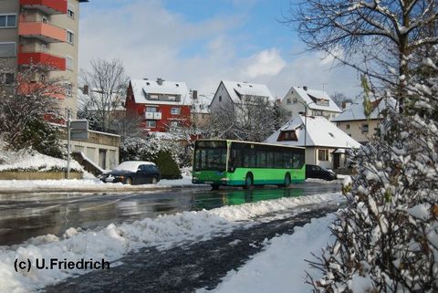 Winter: Als Schulbus in der Magdeburger Straße