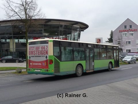 Im Dezember 2009 in der Kohlhäuser Straße mit Heckwerbung für das Programm hr3 des Hessischen Rundfunks - eine Aufnahme von Rainer