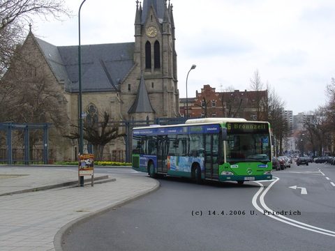Das Jahr 2003 bescherte dem Fuhrpark zwei weitere Citaros: FD-N 498 / Funknummer 184 ist einer von ihnen. Beide sind mit Eigenwerbung für die Mutterge