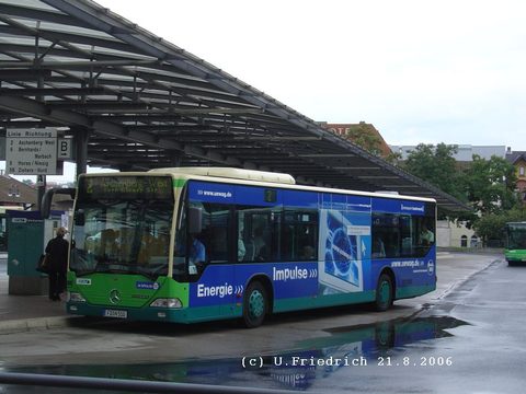 Am ZOB im August bei Regenwetter