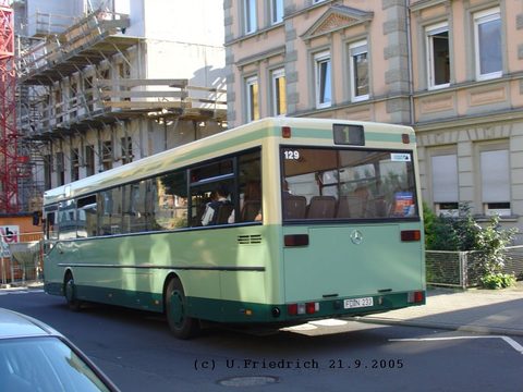 Gehört wie die Aufnahmen von Wagen 168 und 170 zu den allerersten Photos, die ich von Fuldaer Omnibussen gemacht habe: Wagen 129 in der Adalbertstraße
