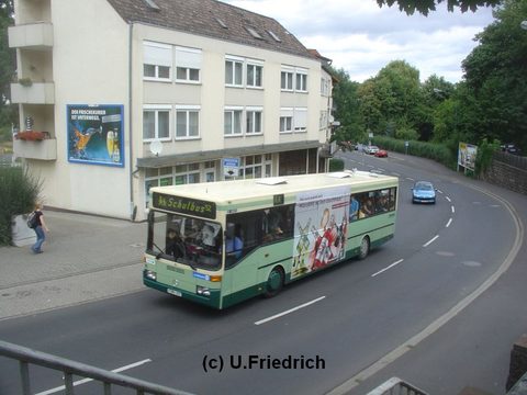 August 2008 mit einem anderen Traffic-Board für Licher Bier als Schulbus in der Magdeburger Straße. Ende September war das Traffic-Board wieder gelösc