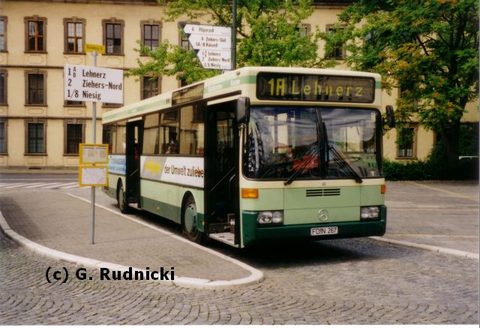 Die hatte er noch nicht, als Herr Rudnicki ihn im Sommer des Jahres 2000 ablichtete. Damals hatte er auch noch Werbung, für Erdgas. Herzlichen Dank fü