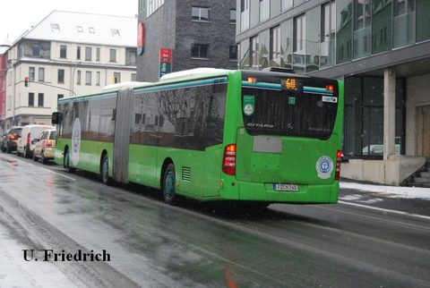 *neu Bei winterlichen Verhältnissen im Januar 2012 auf dem Weg ins Deopt in der Kurfürstenstraße. Zu diesem Zeitpunkt hatte der Bus auch einen RMV-Str