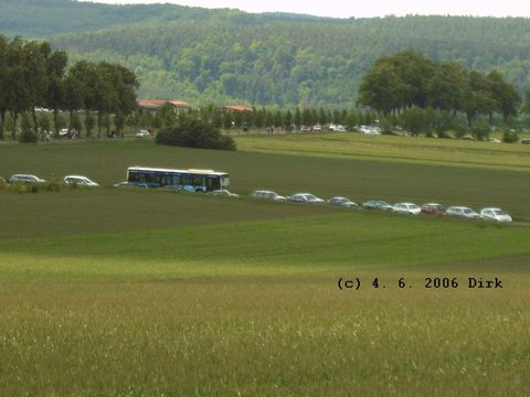... durch hügelige Landschaft