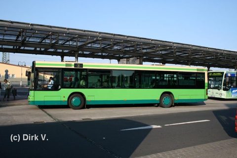 FD-N 976 / Funknummer 166, hier im Juni 2008 ohne Werbung am ZOB, eine Aufnahme von Dirk