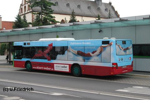 ... und schräg hinten: Auf Linie 1 Richtung Aschenberg