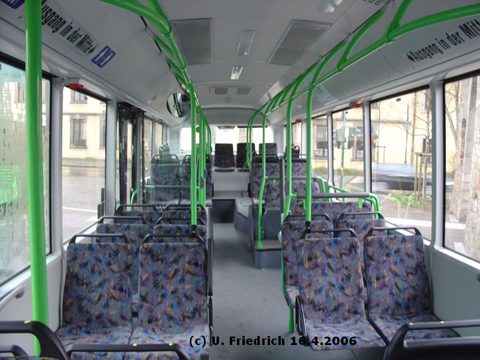 Innen unterscheiden sich die Lion´s Citys des Baujahres 2006 von den älteren Baujahren: Die Wagen verfügen nun vorne über eine 2+2 Bestuhlung und eine