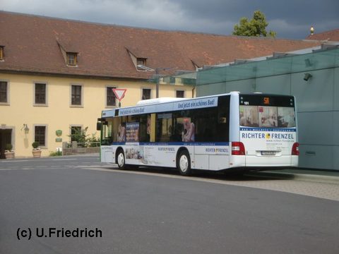 Im Sommer 2009 am Bussteig der Linie 5A, nun auch mit weißen Felgen