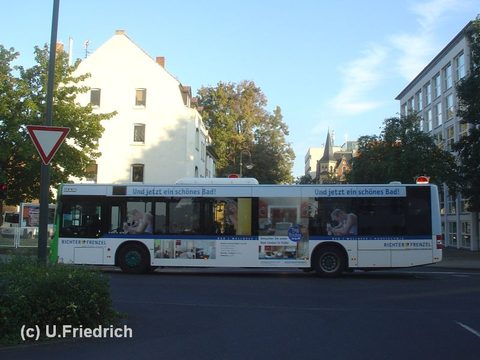Im September 2008 ist die Werbung leicht verändert, und eine zusätzliche Werbefläche ...