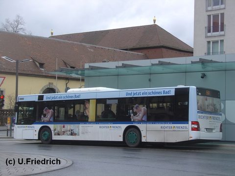 sowie von schräg hinten am Stadtschloß