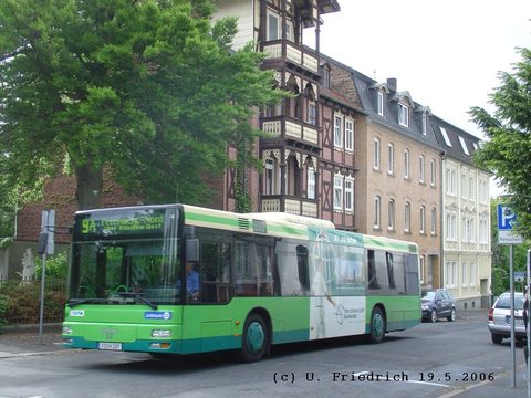 Brauhausstraße, unterwegs auf Linie 9A nach Petersberg