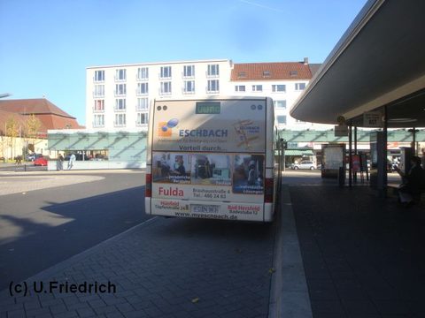 Seit Oktober 2009 besitzt der Bus eine Heckwerbung für die Firma Eschbach - Analysecenter für Bewegung und Sport