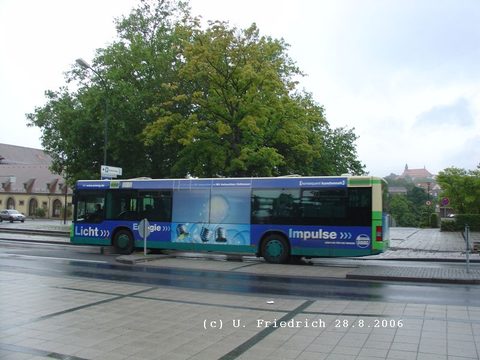Nach Abriß des früheren Hallenbades ist im August 2006 nun der Frauenberg in der Ferne zu sehen, wohl nicht lange ...