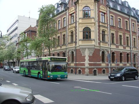 FD-N 471 / Funknummer 109, Baujahr 1997, unterwegs als Schulbus in der Heinrichstraße