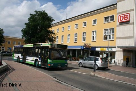 Im Juli 2008 hielt Dirk den Bus vor dem Bahnhof im Bild fest