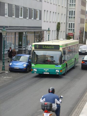 FD-N 437 / Funknummer 107, unterwegs in der Kurfürstenstraße Richtung ZOB