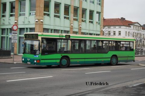 *neu Am ZOB auf dem Weg nach Pilgerzell: Im Januar 2013 ist die Heckwerbung gelöscht - auch wenn man das auf dieser Aufnahme nicht sehen kann