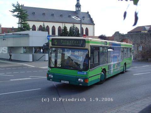 ... und bei der Abfahrt vom Busbahnhof im September 2006