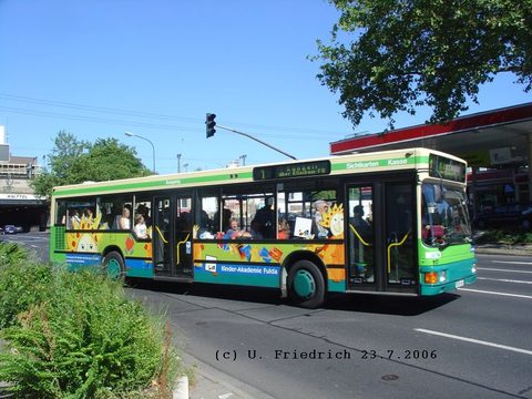 Auch hier kommen wir vom Bahnhof, sind aber in die andere Richtung unterwegs und biegen gerade in die Petersberger Straße ein