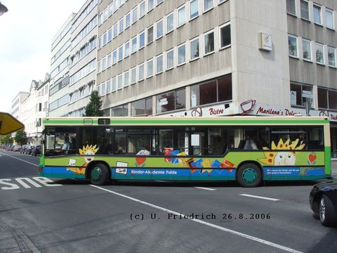 Und hier fahren wir wieder zum Stadtschloß - ausnahmsweise einmal aus der Sturmiusstraße in die Rabanusstraße einbiegend