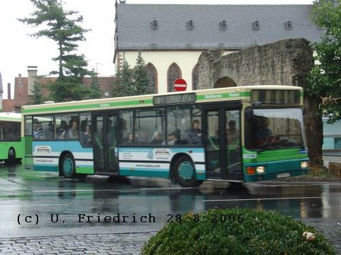 Im August bei Regenwetter: Abfahrt vom Stadtschloß
