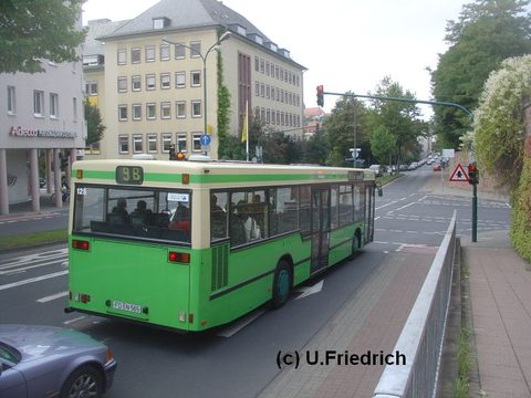 Im September 2008 ist man nun ganz in hellem Grün, also ohne dunkelgrünen Streifen unterwegs