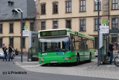 Im Juni 2011 wieder ohne Traffic-Board auf Linie 9A nach Petersberg Nord am Stadtschloß