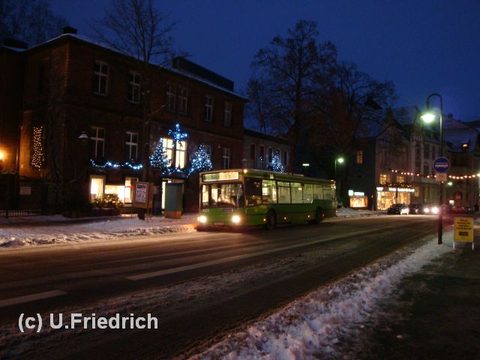 Anfang Januar 2009, bei Eis und Schnee abends in der Rabanusstraße