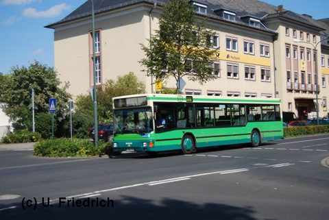 *neu  September 2011 am Heinrich von Bibra Platz - nun ohne Werbung