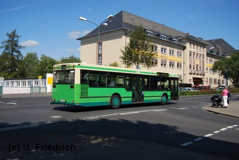 *neu  Gleicher Ort - gleicher Tag, von hinten