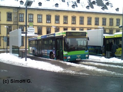 *neu  Auch im Winter 2010 gab es viel Schnee: Hier am Stadtschloß auf Linie 7