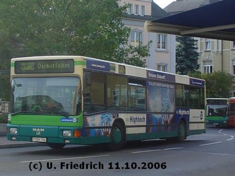 Auf Dienstfahrt vorbei am Bahnhof im Oktober 2006