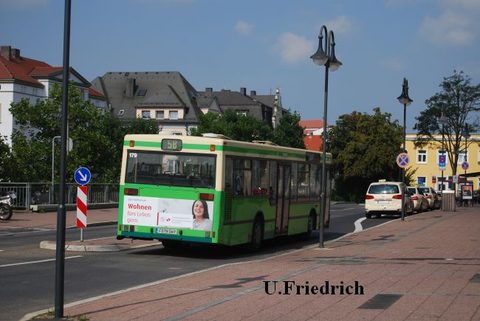 ... nun mit einer Heckwerbung ausgestattet, wie einige andere Busse ebenfalls