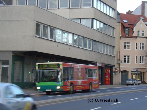 März 2007: Während auf der Türseite alles beim Alten geblieben ist, hat sich die Werbung für den HR auf der gegenüberliegenden Seite