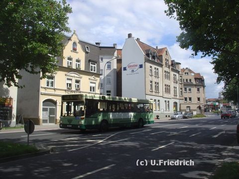 Im August 2007 in der Petersberger Straße, durch Licht und Schatten der Bäume ...