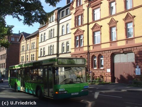 Im Juli 2007 geht es auf Linie 3 Richtung Istergiesel durch die Lindenstraße