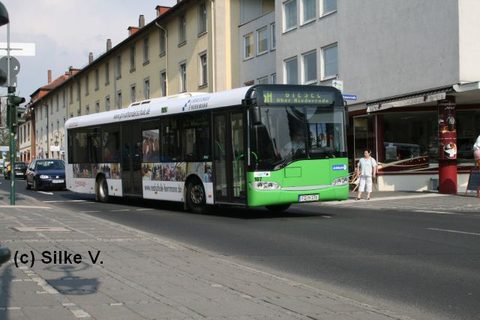 Seit Anfang April 2009 wirbt der Bus für die Sprachschule Inlingua bzw die Bildungsunternehmen Jordan. Hier eine Aufnahme von Silke