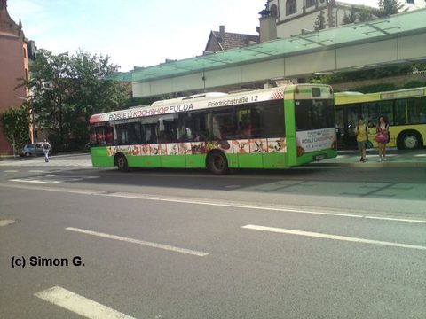 Im Mai 2011 ist der Bus wieder mit Werbung unterwergs, für Rösle-Küchenshop Fulda