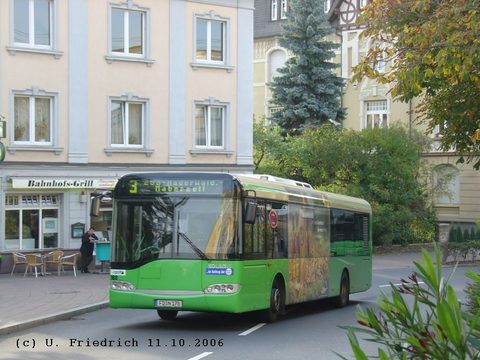 Oktober 2006: Der Bus ist einer von vier Solaris, die für Licher Bier werben