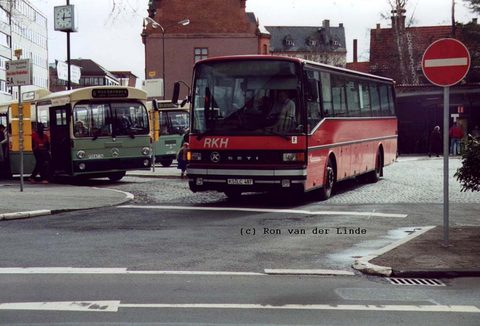 Ab und zu war auch mal ein roter RKH-Bus am Stadtschloß zu entdecken, deren Domäne jedoch eigentlich der ZOB war.  Ende 1992 kam es zu einer Umstruktu