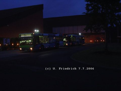 ... Und hier schon später: Die Haltestelle vor dem Deutschen Feuerwehrmuseum